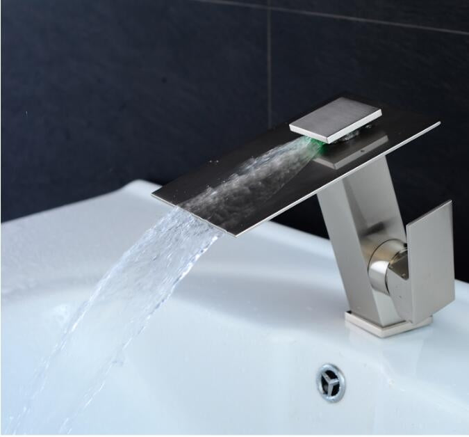 Read more about the article 7 Best Waterfall Bathroom Faucets
